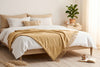 Couverture effet cachemire, 50 x 60 po, paille, mise en situation