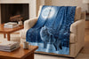 Couverture minky, 48 x 60 po, imprimé loup, mise en situation