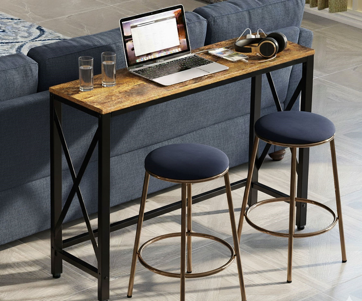 Table console avec prises et ports USB intégrés dans un décor