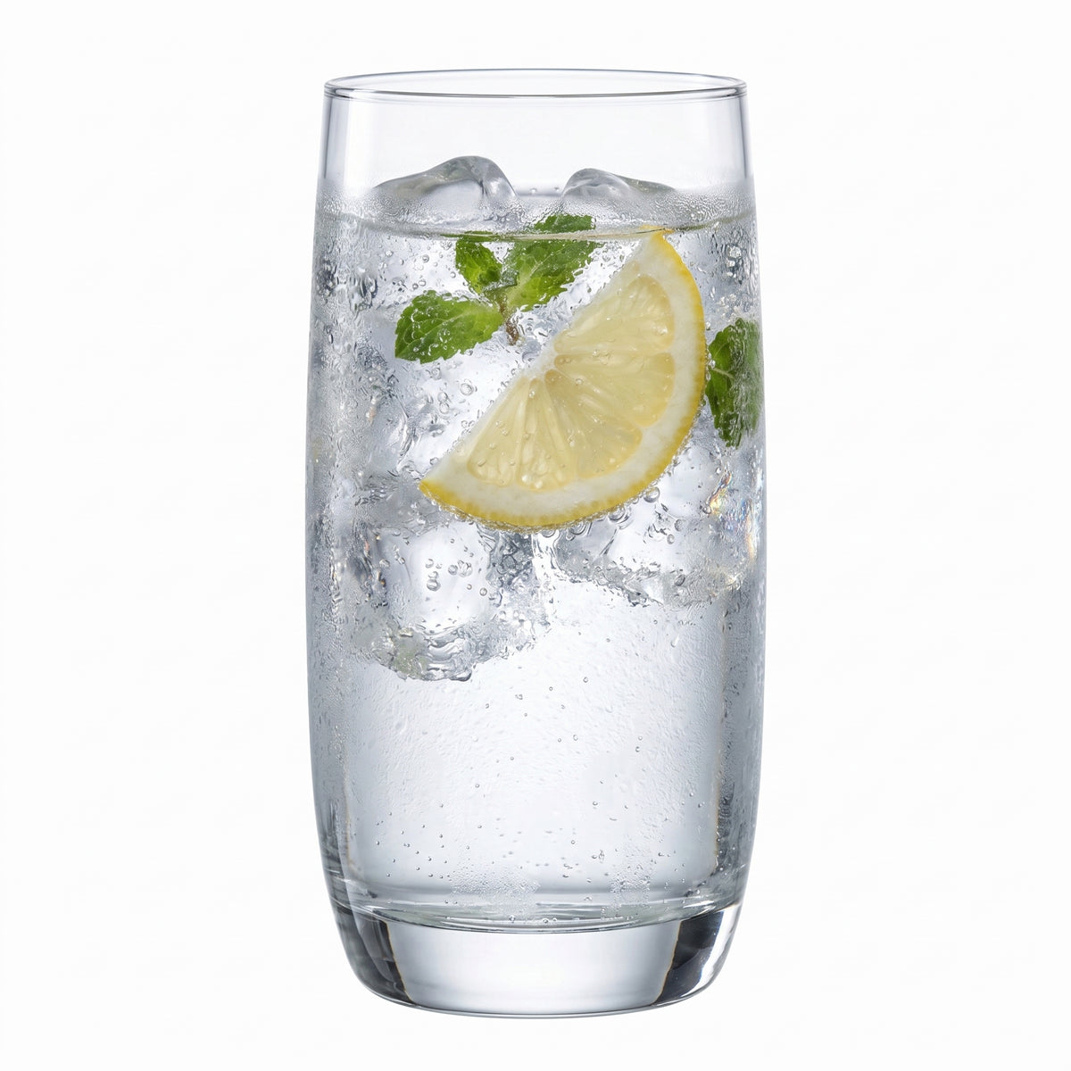 Verres highball dans un décor