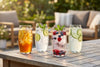 Verres highball dans un décor