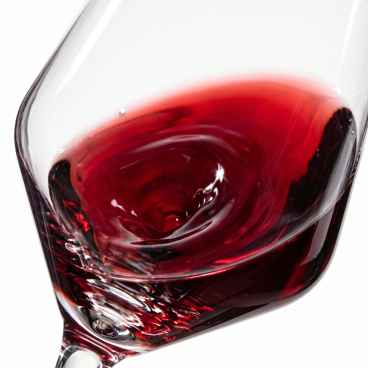 Red Wine Glasses Bolero in a styled setting