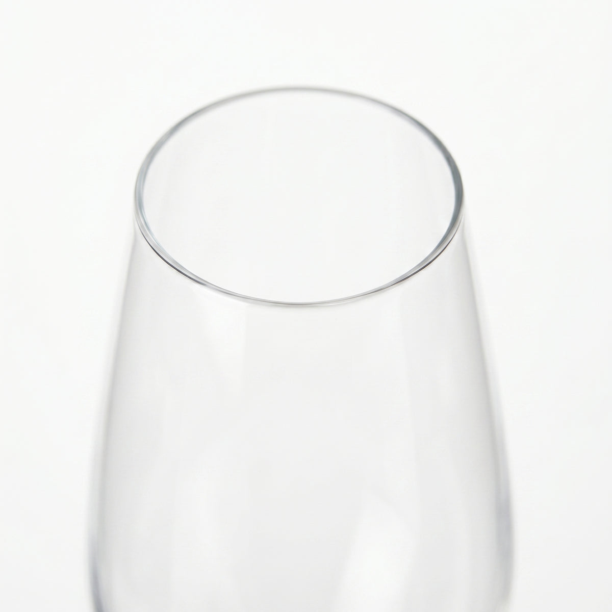 White Wine Glasses Prestige in a styled setting