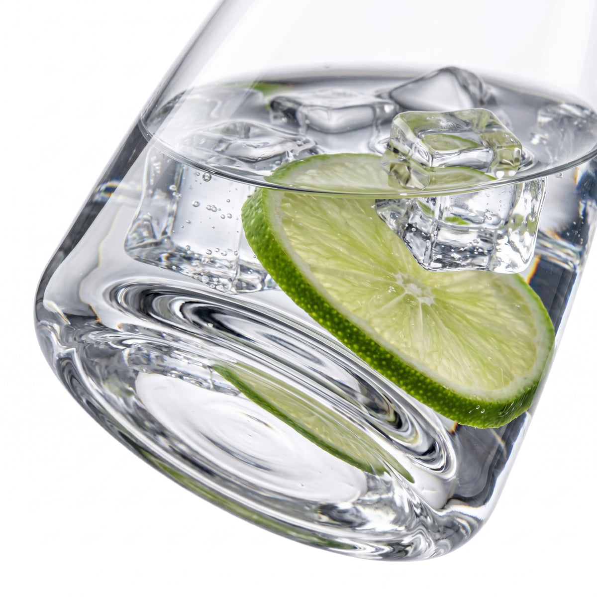 Verres highball dans un décor